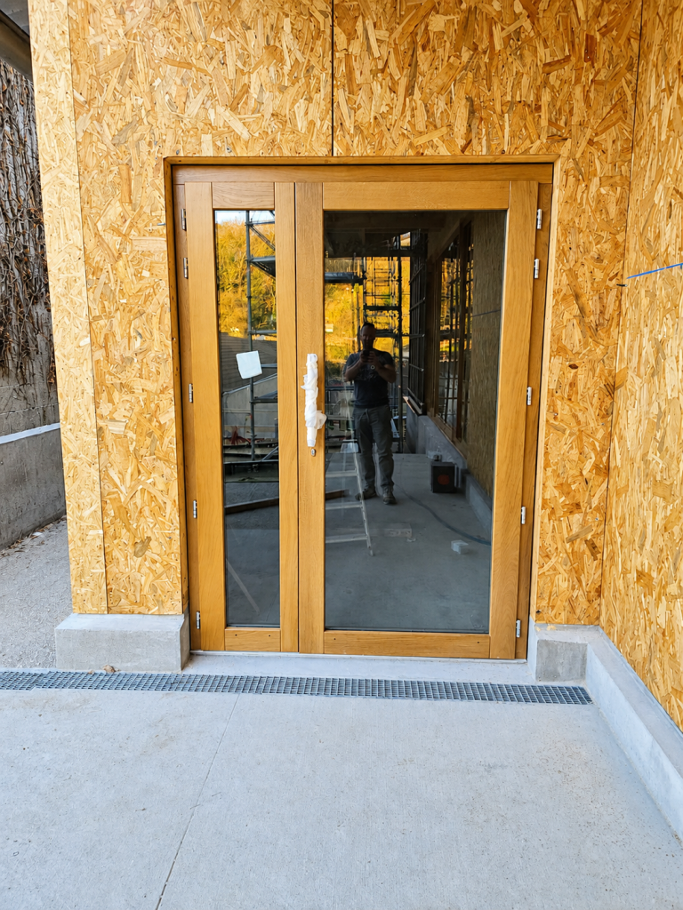 mairie guerville chantier menuiserie msf